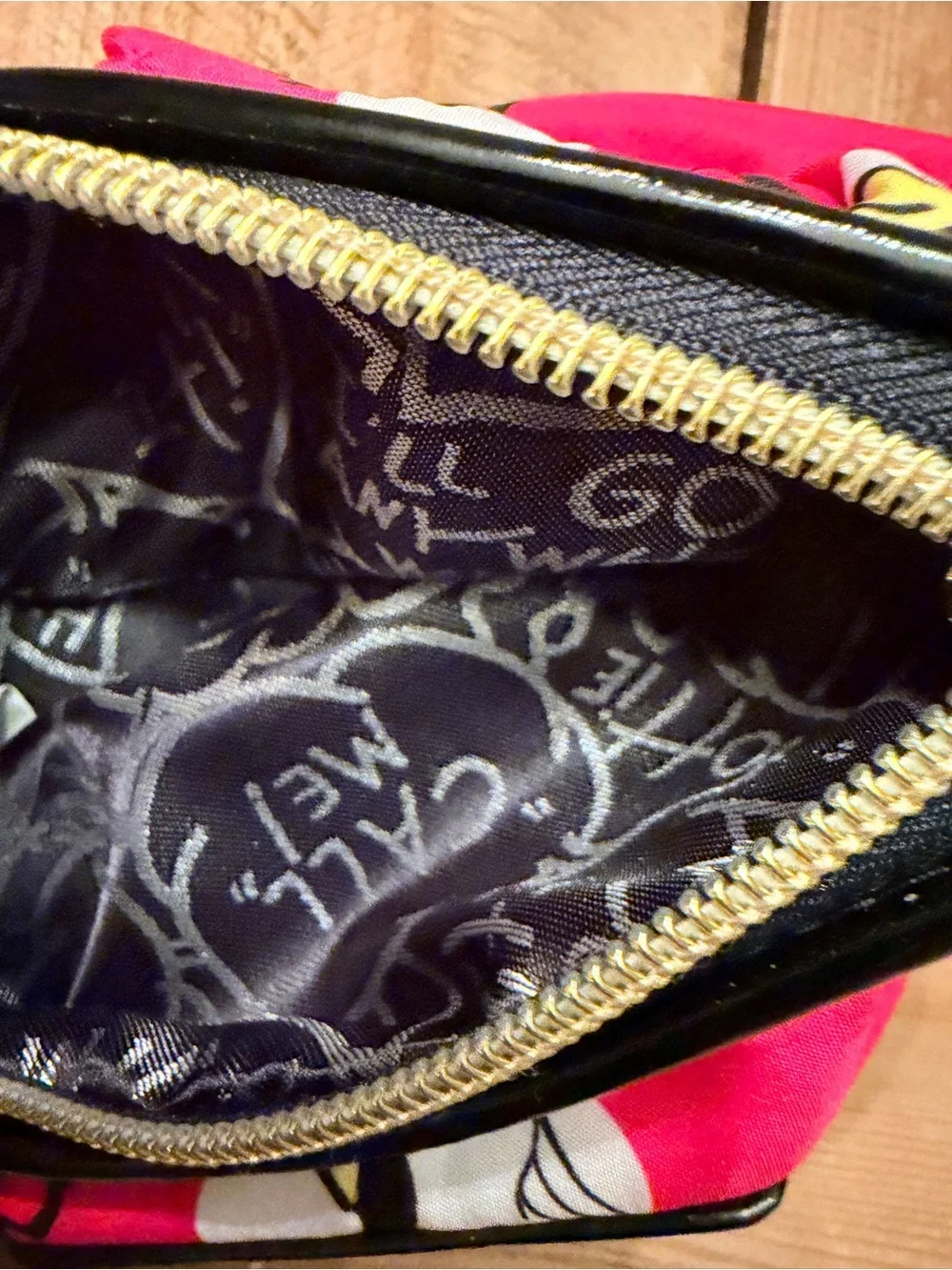 Betsey Johnson Bright Pink Black Skull & Rose Cosmetic Pouch Toiletry Bag